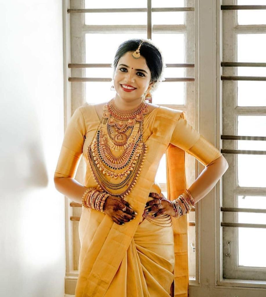 Leucous Yellow Woven Banarasi Silk Saree