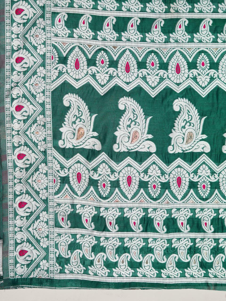 Enigmatic Green Cotton Silk Saree