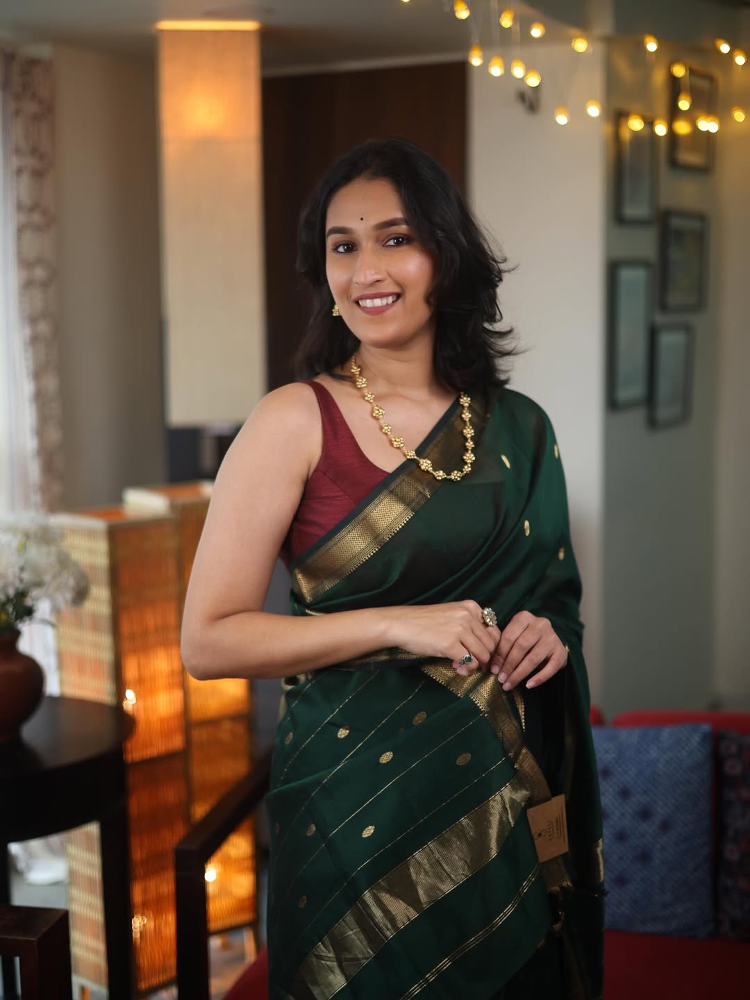 Demure Dark Green Cotton Silk Saree With Flaunt Blouse Piece