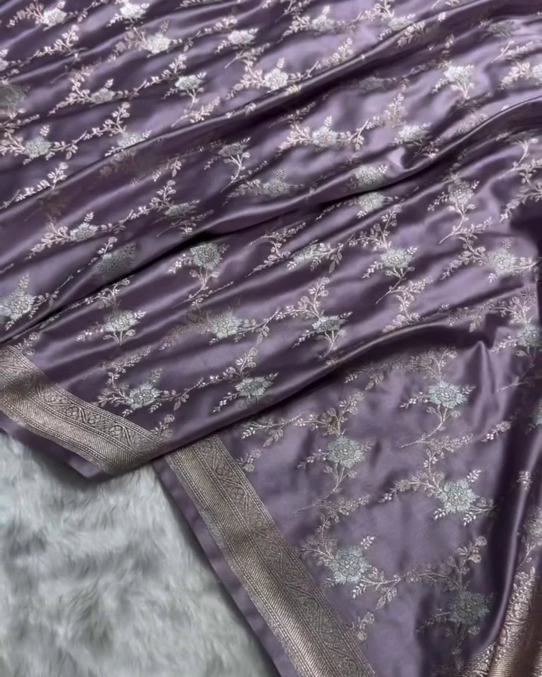 Eshani – Premium Lavender Banarasi Weave Saree