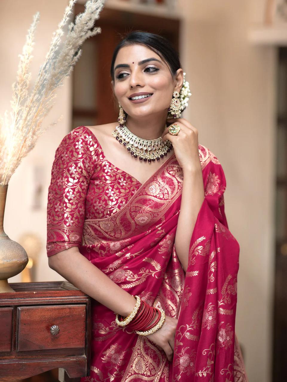 Hema RubyPink Banarasi Silk Saree WIth Fabulouse Blouse Piece