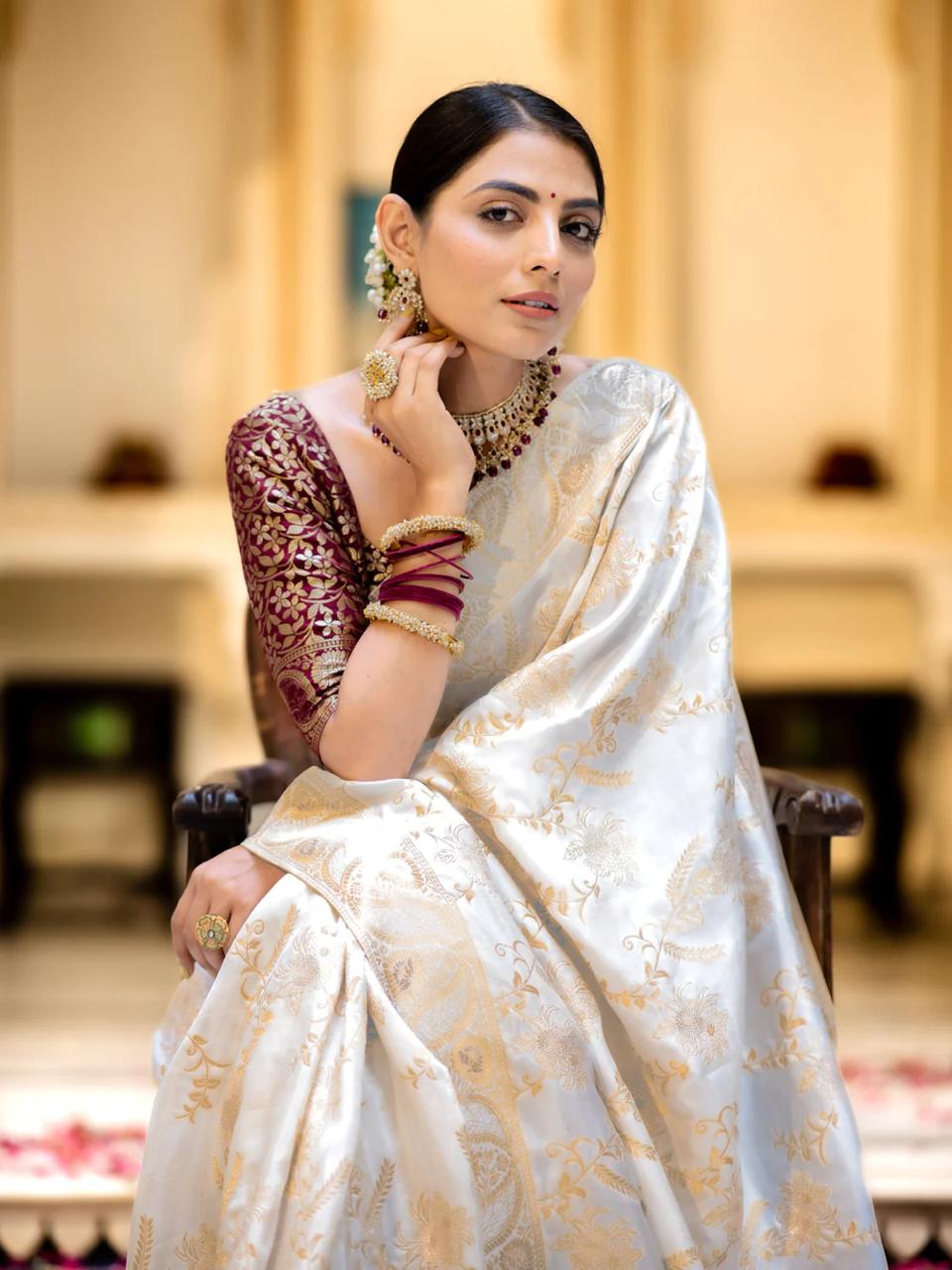 Hema White Banarasi Silk Saree WIth Fabulouse Blouse Piece