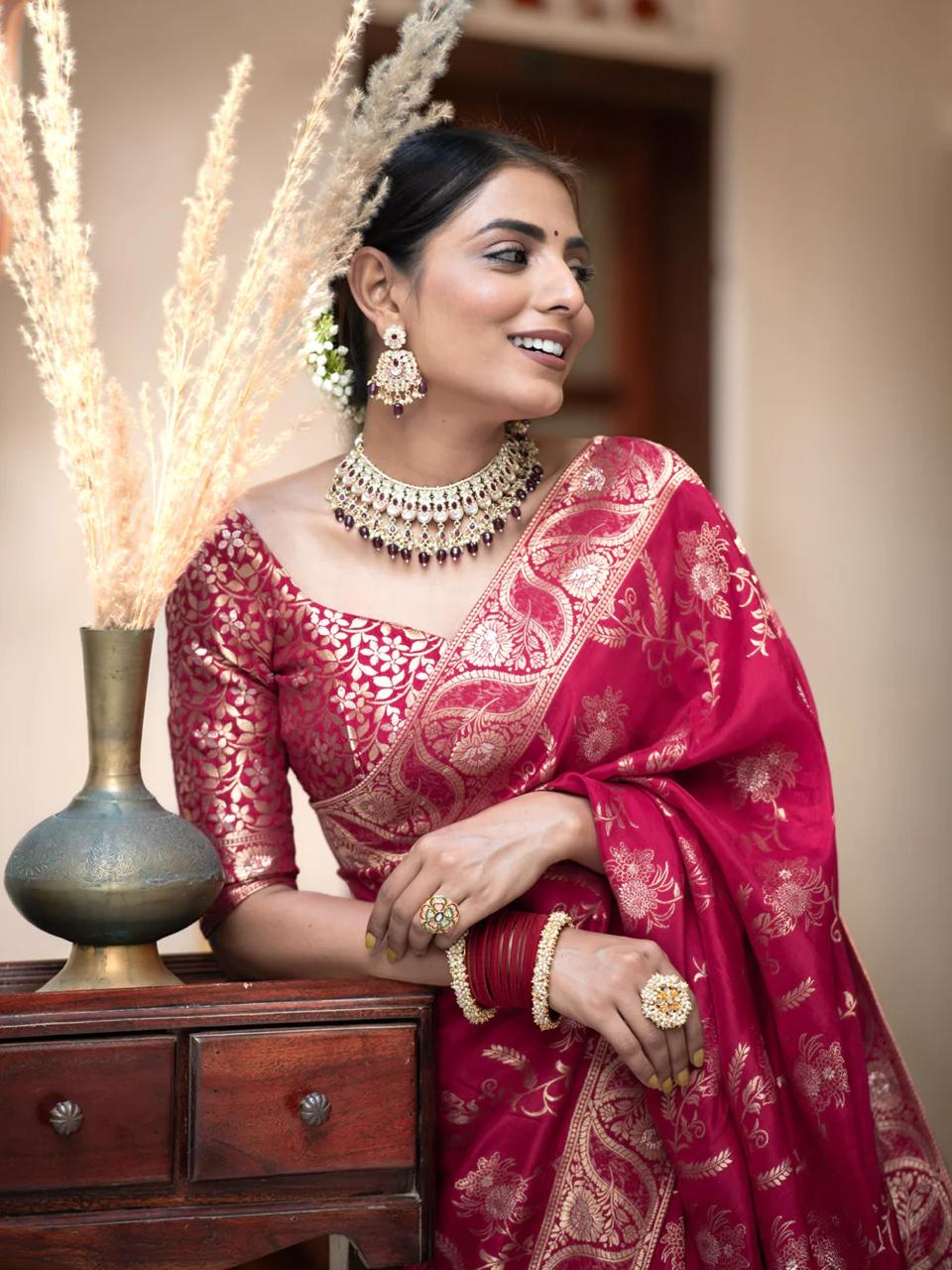 Hema RubyPink Banarasi Silk Saree WIth Fabulouse Blouse Piece
