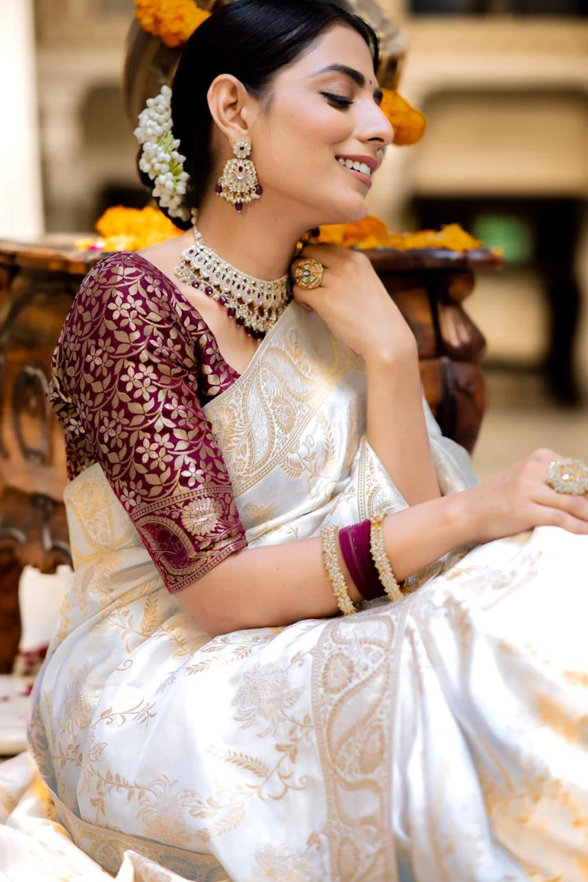Hema White Banarasi Silk Saree WIth Fabulouse Blouse Piece