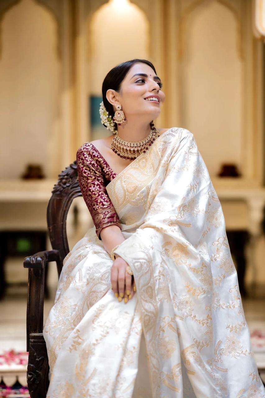 Hema White Banarasi Silk Saree WIth Fabulouse Blouse Piece