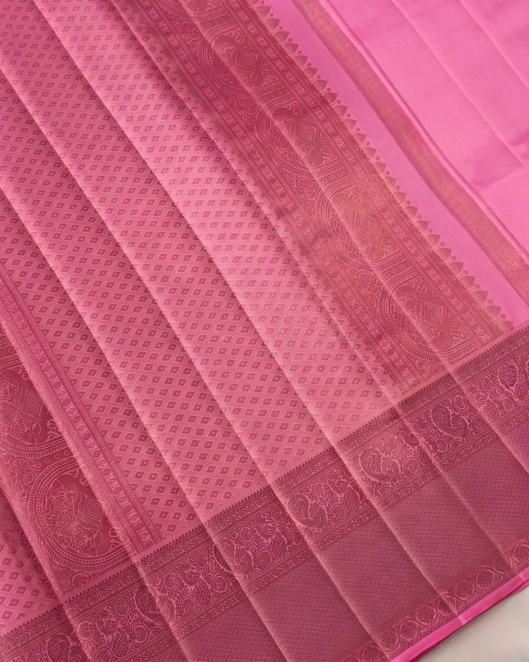 Tanirika - Red Pink Floral Weave