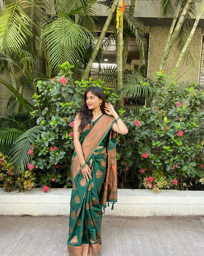 Kanjee – green Banarasi Soft Silk Saree with Elegant Minimal Weaving
