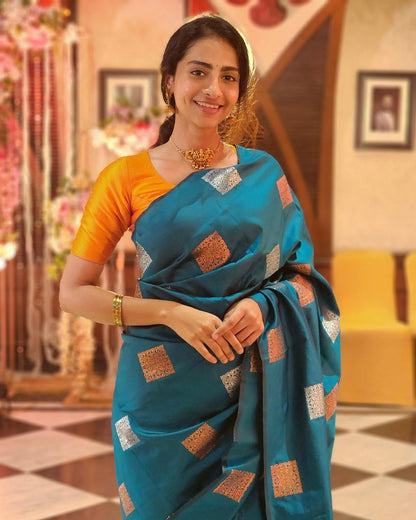 Energetic Rama Soft Silk Saree With Amazing Blouse Piece