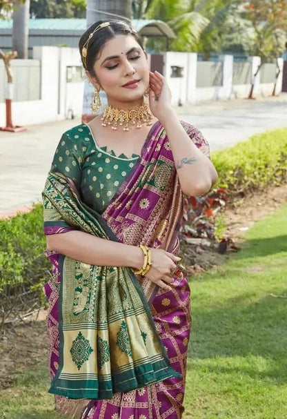 Enamoring Purple Soft Silk Saree With Surreptitious Blouse Piece