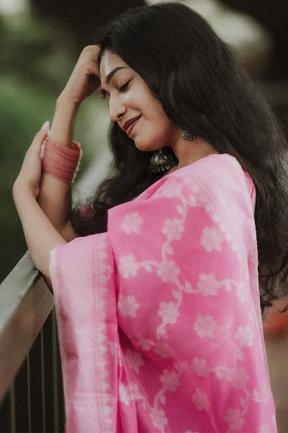 Luxuriant Pink Cotton Silk Saree With Evocative Blouse Piece