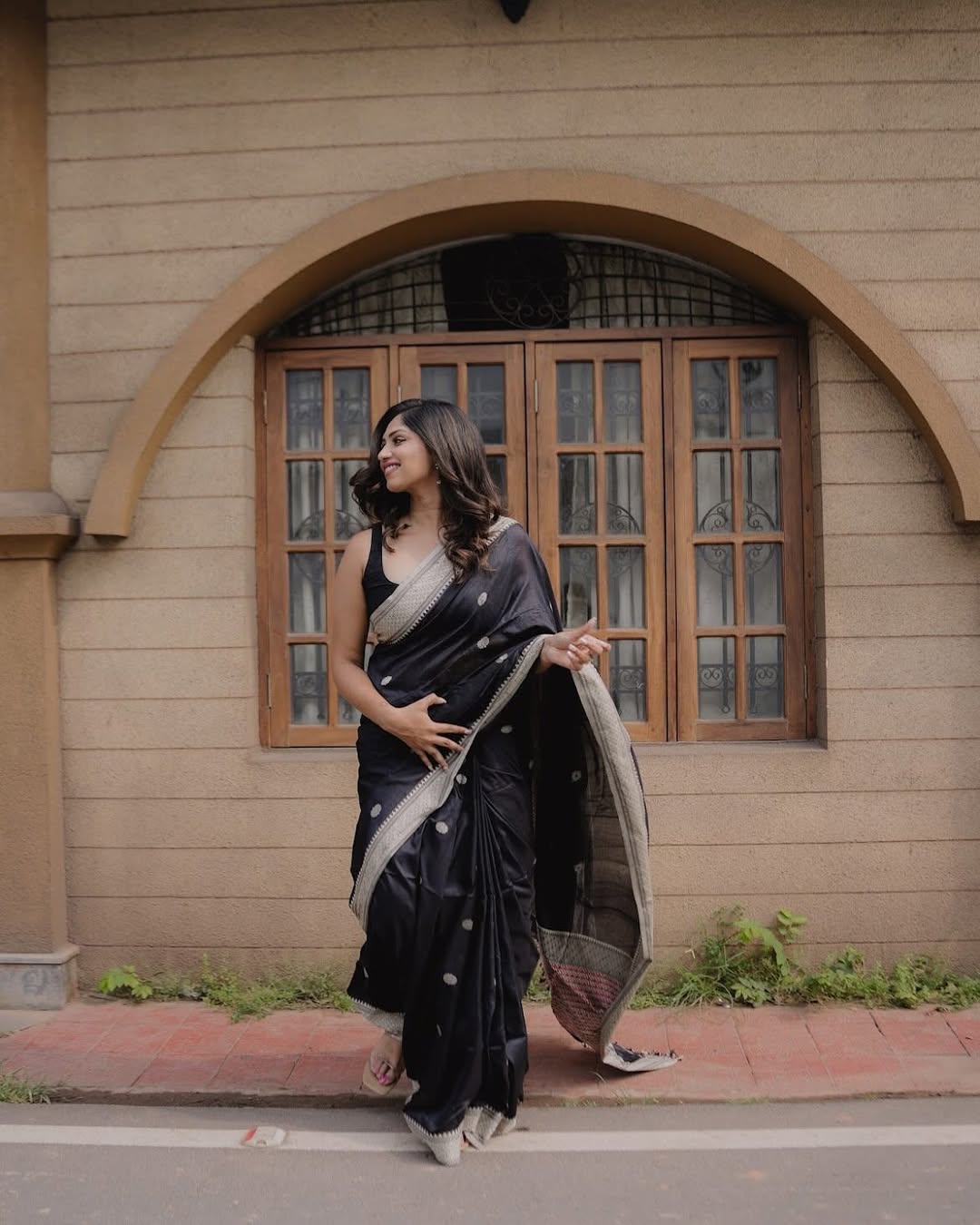 Assemblage Black Soft Silk Saree With Ebullience Blouse Piece