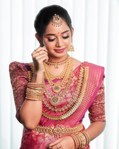 Desuetude Dark Pink Soft Silk Saree With Tempting Blouse Piece