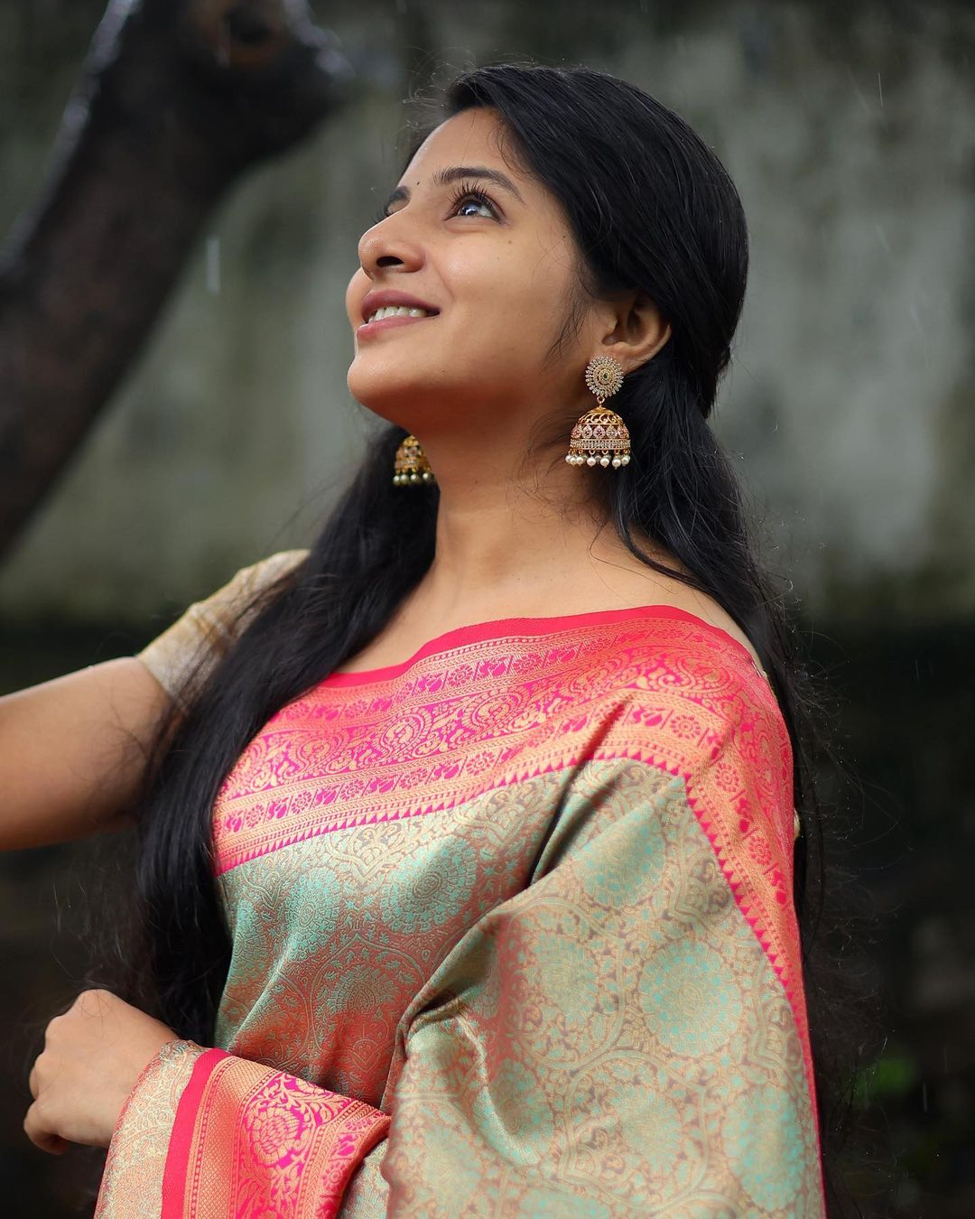 Desuetude Sea Green Soft Silk Saree With Magnificat Blouse Piece