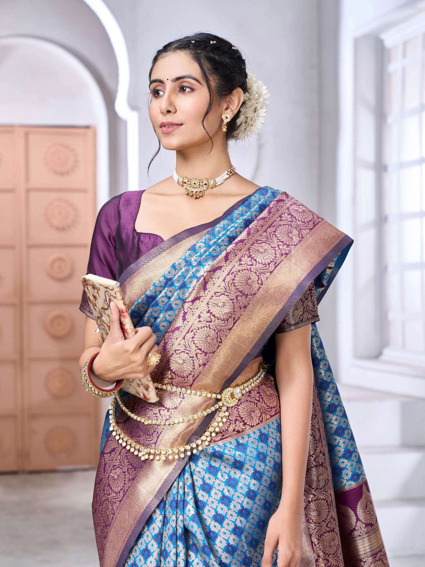 Flameboyant Firozi Soft Silk Saree With Pretty Blouse Piece