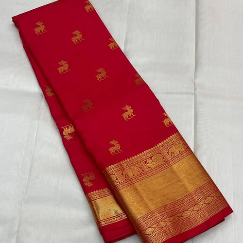 Proficient Red Soft Banarasi Silk Saree With Seraphic Blouse Piece