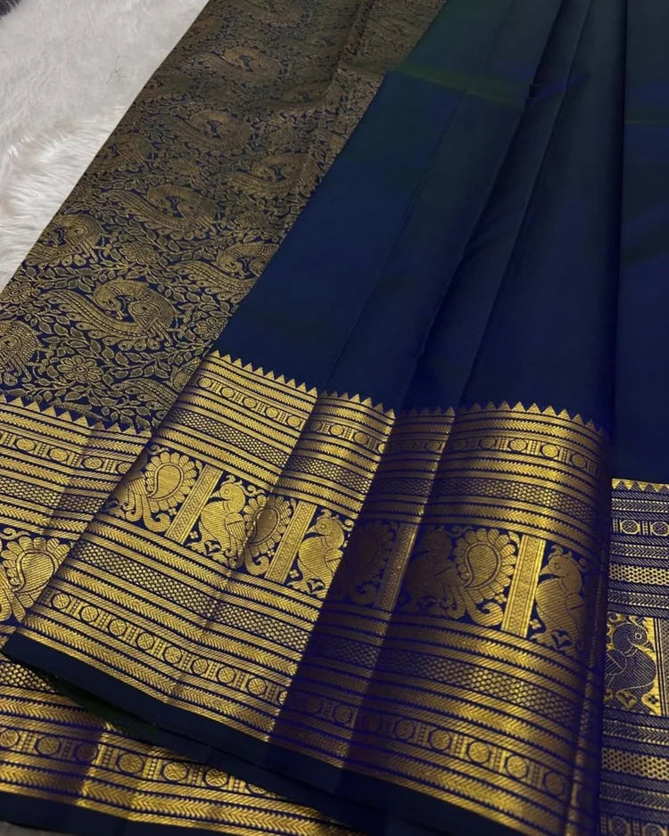 Navy Blue Soft Banarasi Silk Saree With Gratifying Blouse Piece