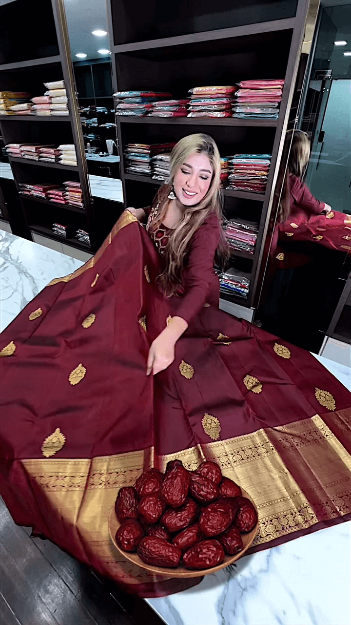 Eclat Maroon Soft Banarasi Silk Saree With Flameboyant Blouse Piece