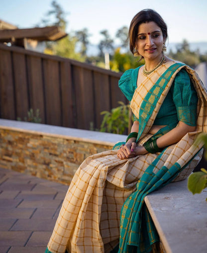 Snazzy Beige Soft Silk Saree With Winsome Blouse Piece