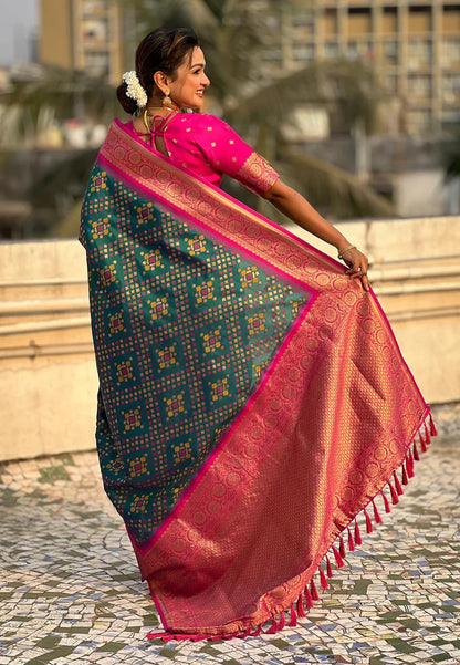 Fantabulous Dark Green Soft Silk Saree With Transcendent Blouse Piece