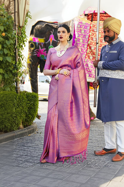 Arresting Firozi Kanjivaram Silk Saree With Flamboyant Blouse Piece