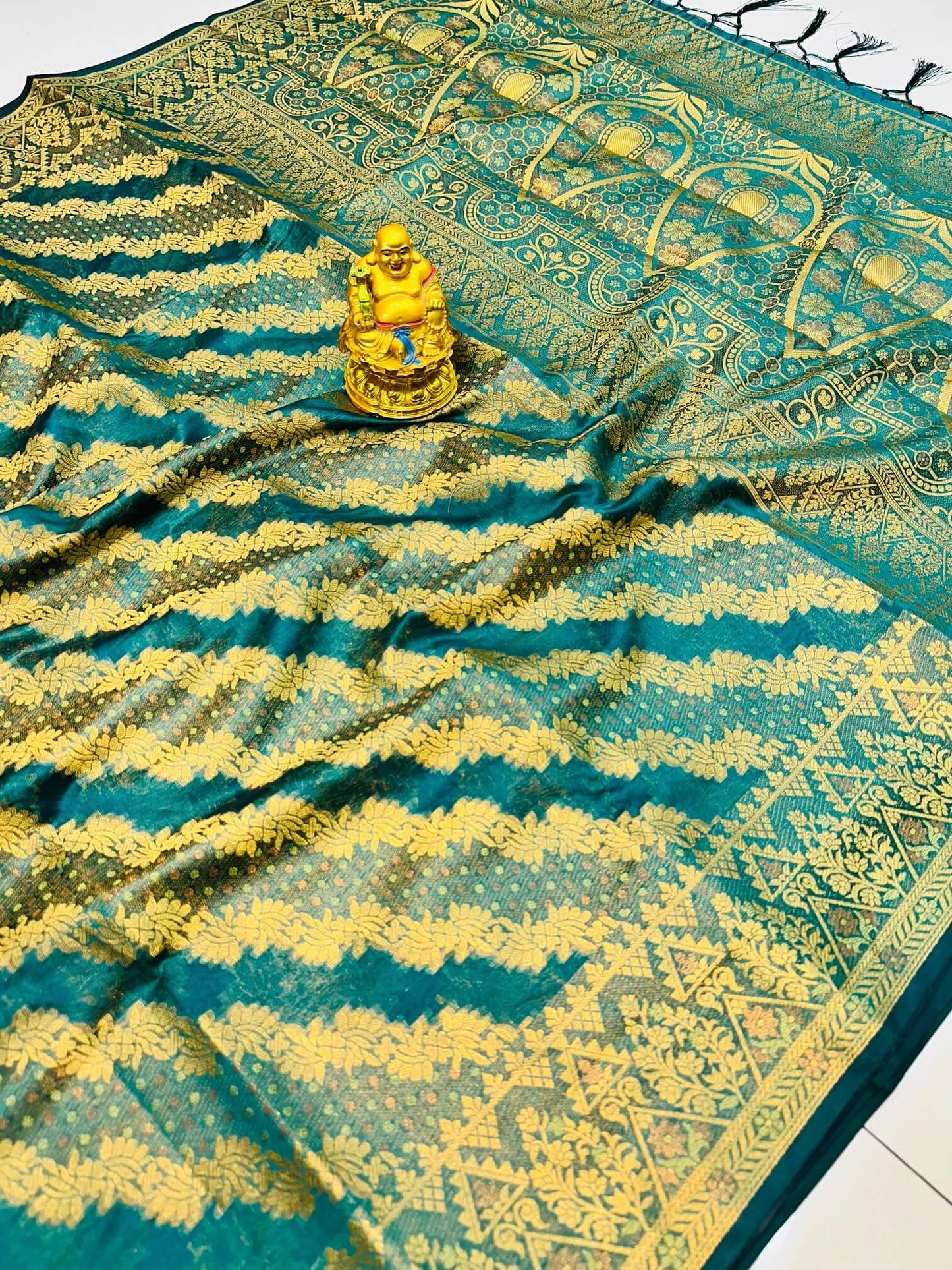 Classy Rama Organza Silk Saree With Precious Blouse Piece