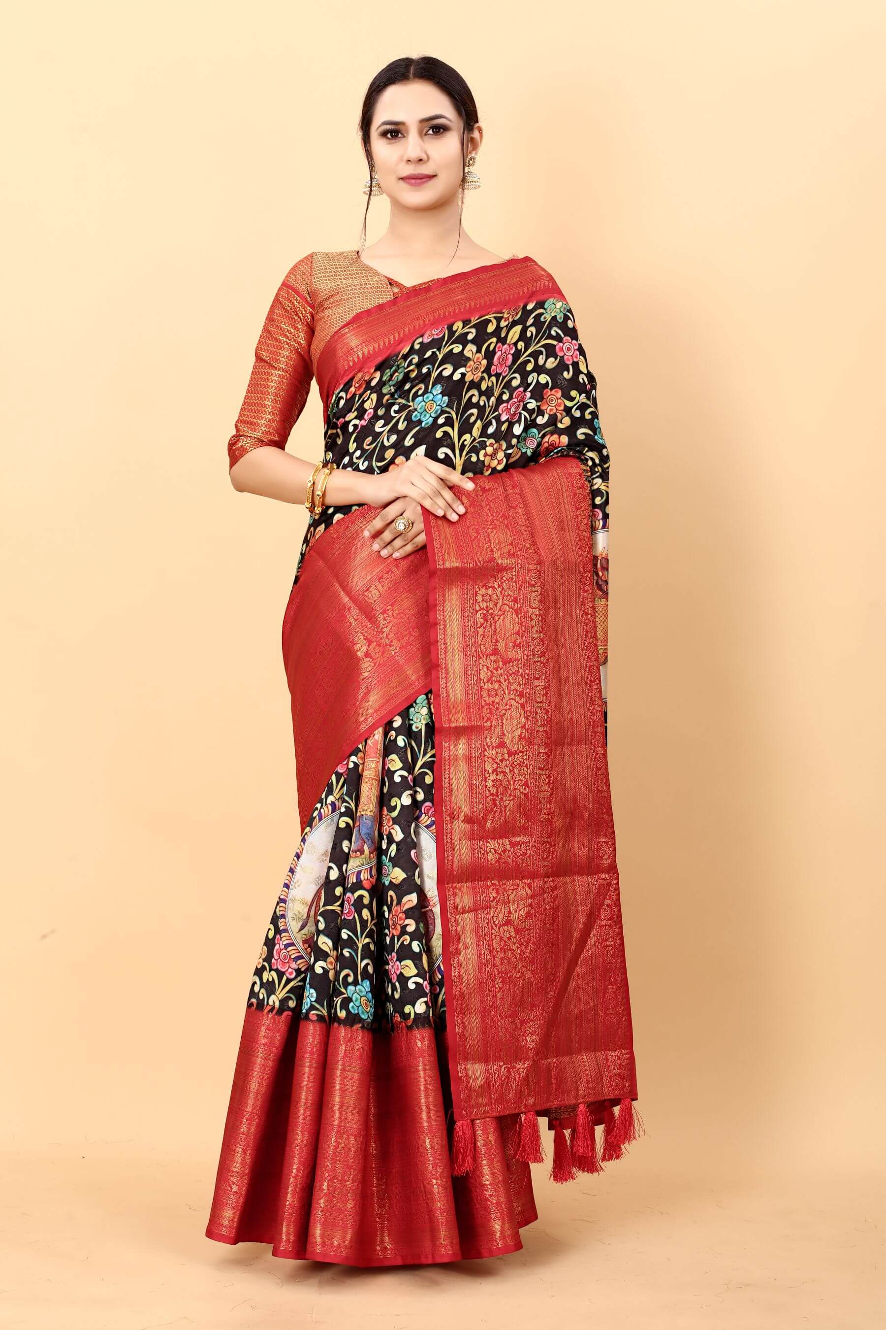 Proficient Black Kalamkari Printed Saree With Symmetrical Blouse Piece