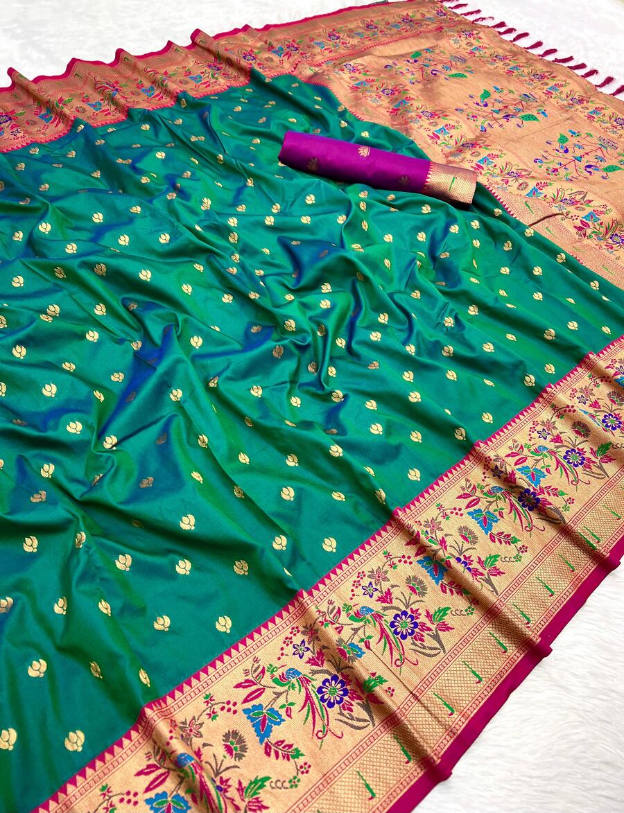 Winsome Rama Paithani Silk Saree With Impressive Blouse Piece