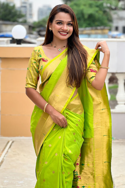 Seraphic Parrot Paithani Silk Saree With Sumptuous Blouse Piece