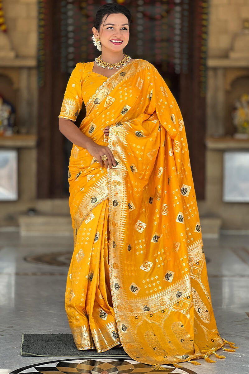 Verdant Dark Green Soft Banarasi Silk Saree With Prominent Blouse Piece