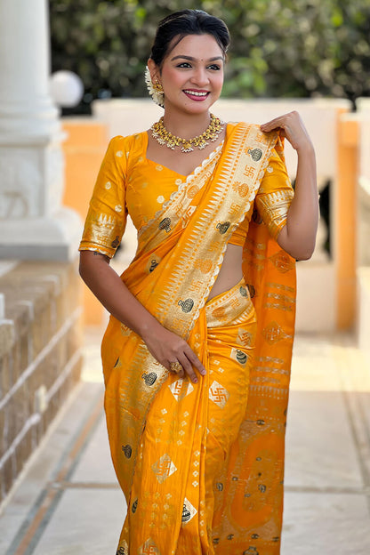 Verdant Dark Green Soft Banarasi Silk Saree With Prominent Blouse Piece
