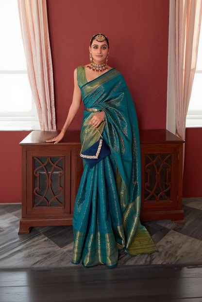 Amazing Navy Blue Kanjivaram Silk Saree With Mesmerising Blouse Piece