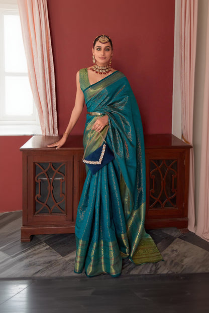 Phenomenal Red Kanjivaram Silk Saree With Appealing Blouse Piece