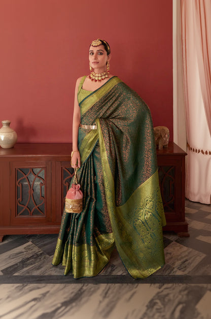 Amazing Navy Blue Kanjivaram Silk Saree With Mesmerising Blouse Piece