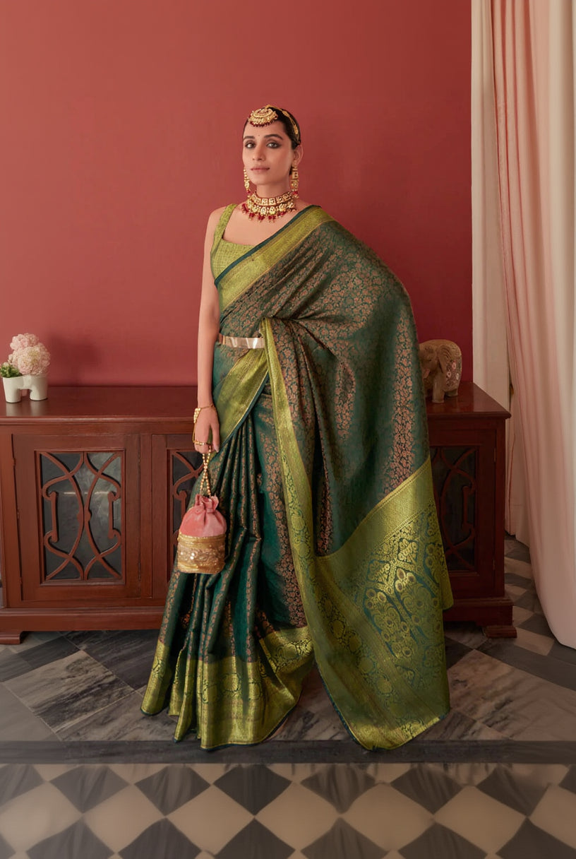 Phenomenal Red Kanjivaram Silk Saree With Appealing Blouse Piece