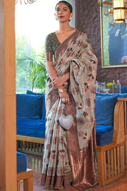 Splendiferous Peach Organza Silk Saree With Tempting Blouse Piece