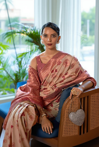 Splendiferous Peach Organza Silk Saree With Tempting Blouse Piece