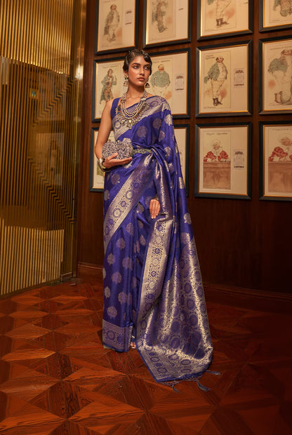 Adorable Royal Blue Kanjivaram Silk Saree With Entrancing Blouse Piece