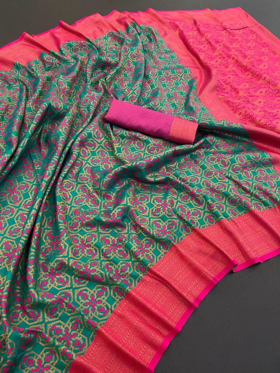 Ailurophile Rama Soft Banarasi Silk Saree With Dissemble Blouse Piece