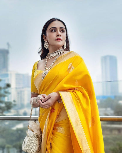 Enchanting Yellow Soft Silk Saree With Flamboyant Blouse Piece