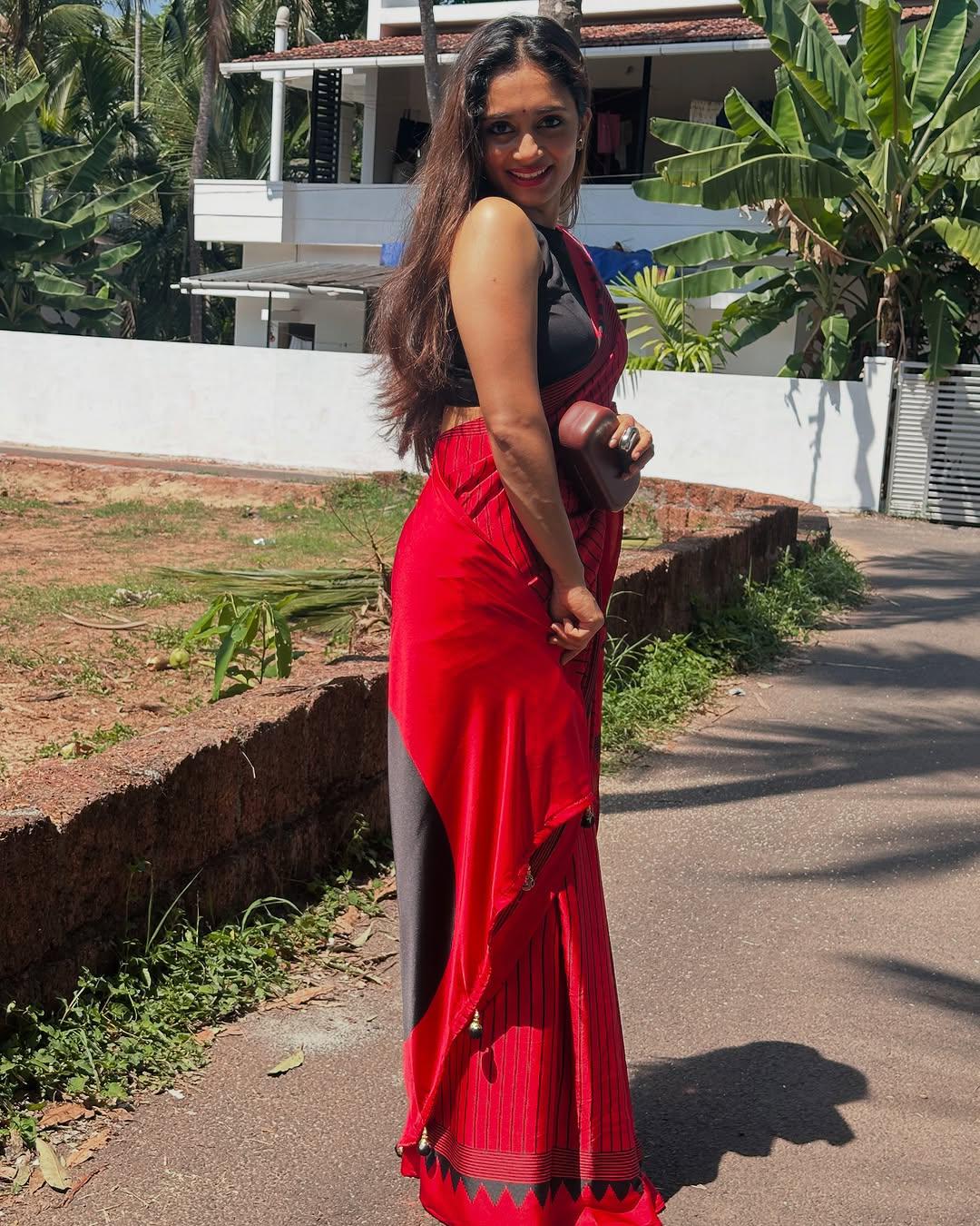 Energetic Red Digital Printed Crape Silk Saree With Adorning Blouse Piece