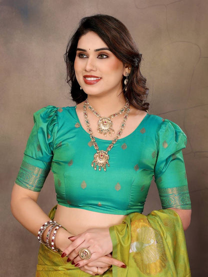 Engrossing Green Soft Banarasi Silk Saree With Gossamer Blouse Piece