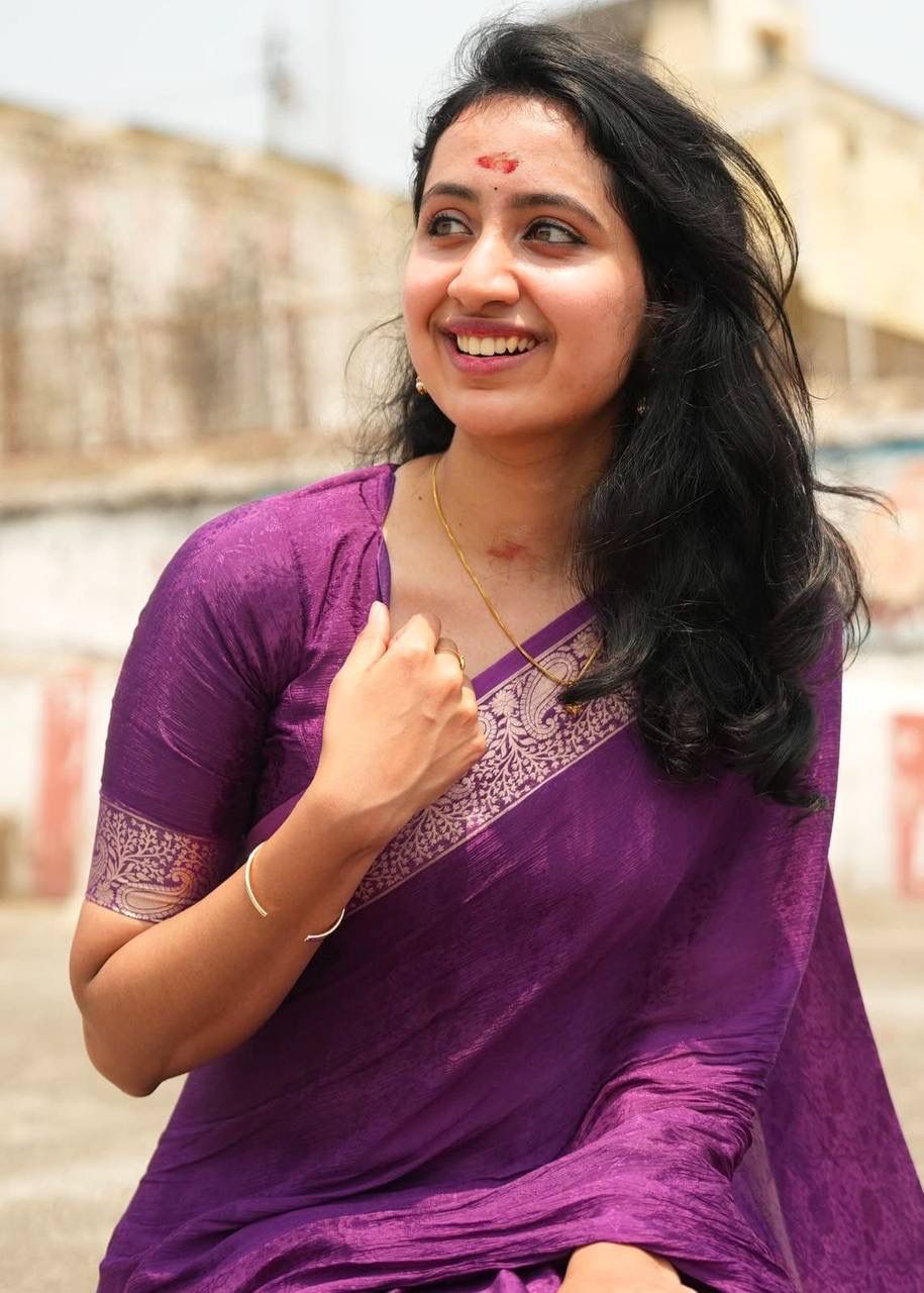 Aaliyah Purple Soft Silk Saree with Light Golden Jacquard Border & Unstitched Blouse Piece