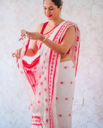 Lissome White Cotton Silk Saree