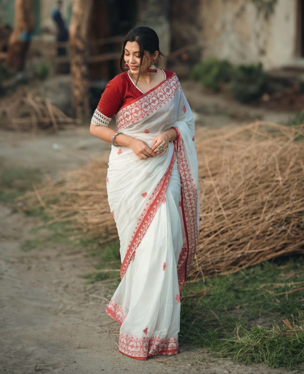Beleaguer White Cotton Silk Saree