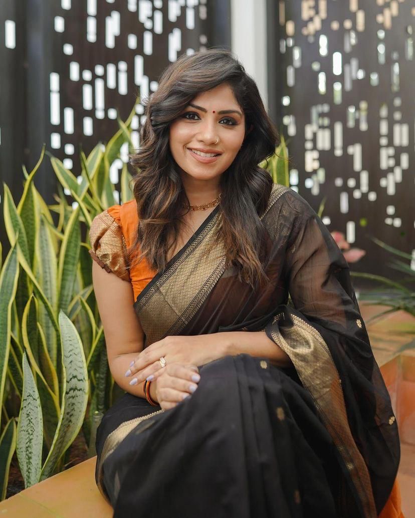 Flamboyant Black Cotton Silk Saree