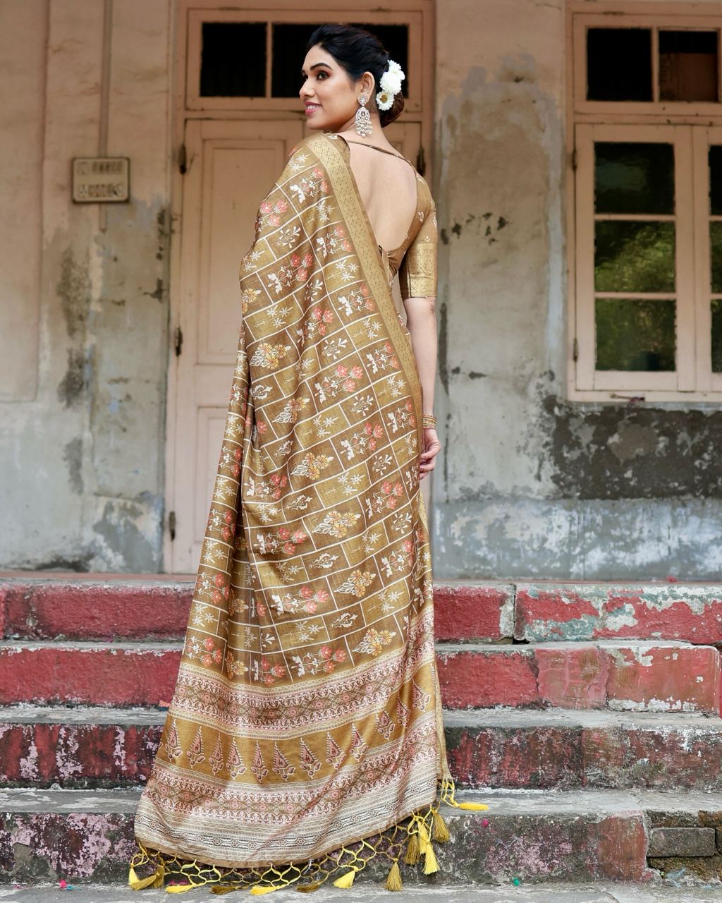 Cream Floral Printed Cotton Silk Saree