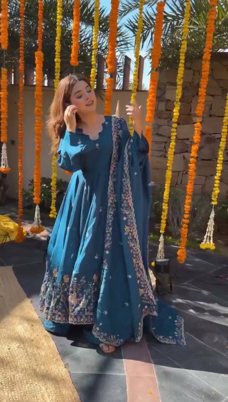 Elegant Embroidered Festival Anarkali Suit Set – 2 Color Options