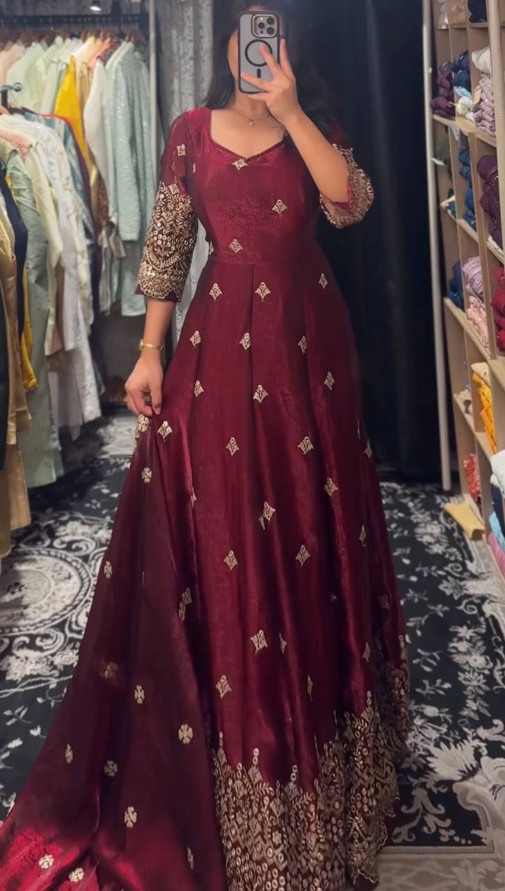 Elegant Embroidered Anarkali Suit Set with Dupatta – 2 Color Options