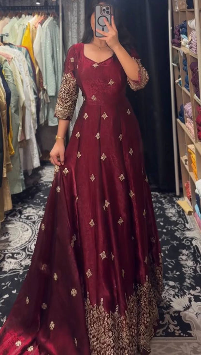 Elegant Embroidered Anarkali Suit Set with Dupatta – 2 Color Options