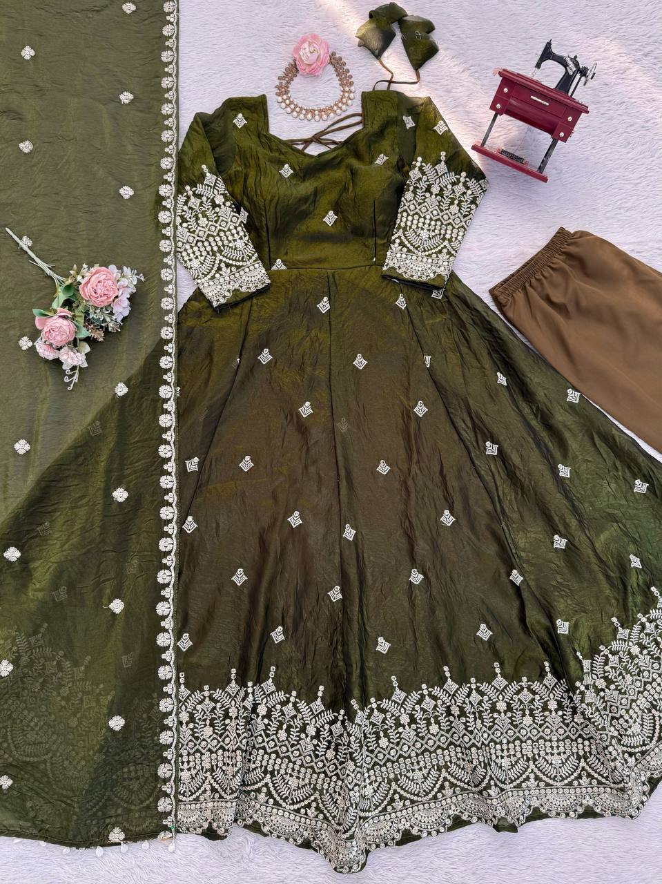 Elegant Embroidered Anarkali Suit Set with Dupatta – 2 Color Options